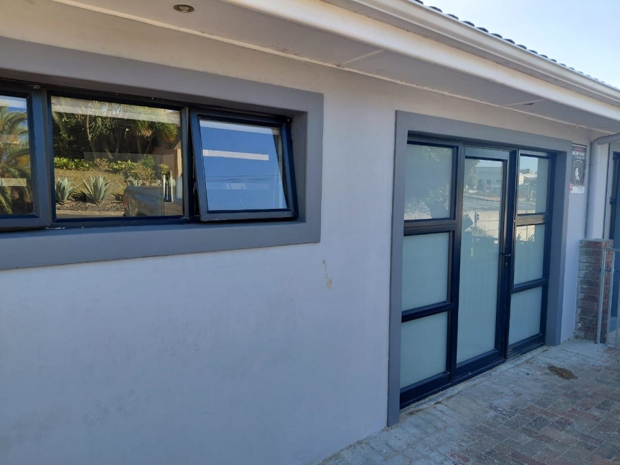To Let 1 Bedroom Property for Rent in Protea Heights Western Cape
